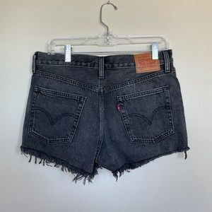 NEW BLACK LIGHT WASH LEVI’S